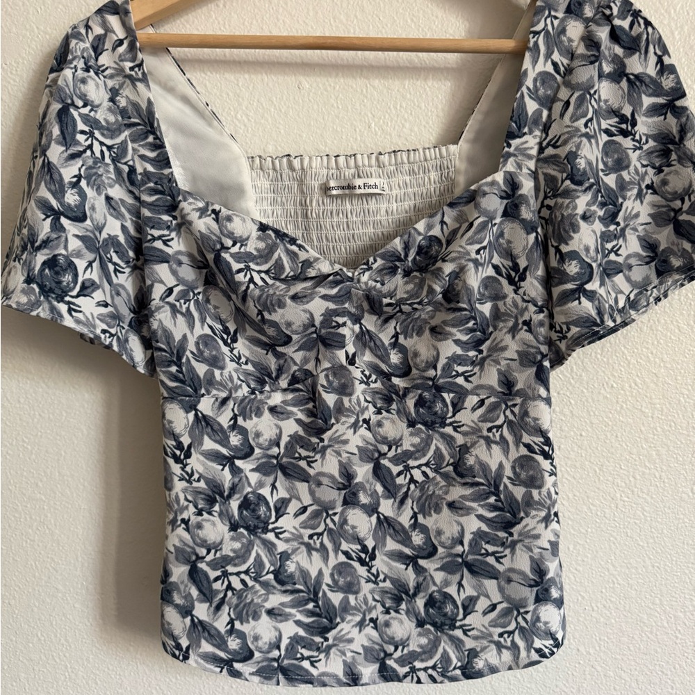 Abercrombie & Fitch printed floral top A&F blouse